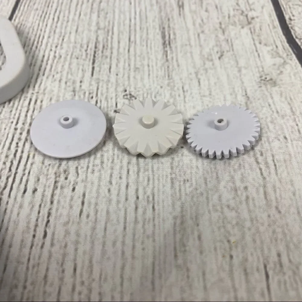 Wilton Fondant cutter & multi shape hand press